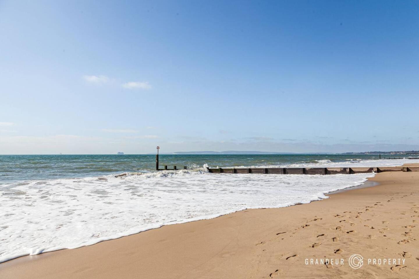 Driftwood By Grandeur Property ボーンマス エクステリア 写真